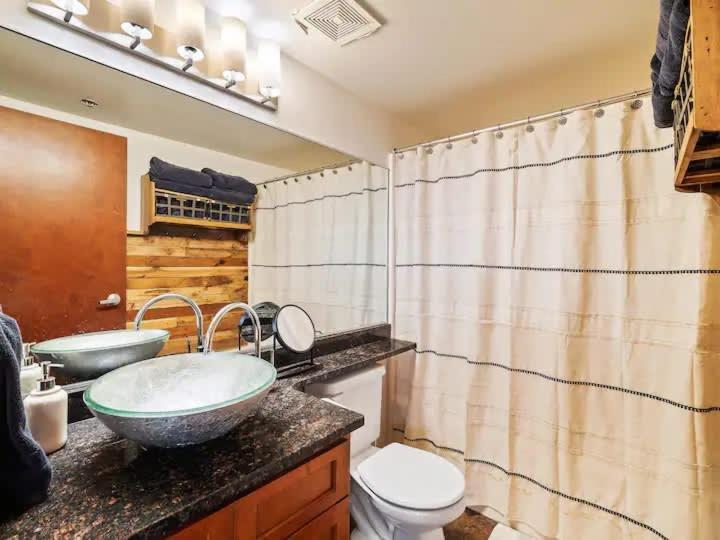 Apartment Lakefront Loft - Walk 2 First Energy X Progressive *